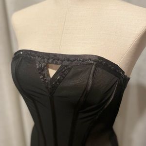 New Frederick’s of Hollywood sheer black corset small